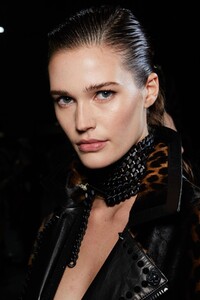 backstage-defile-philipp-plein-automne-hiver-2020-2021-milan-coulisses-248.thumb.jpg.199ba82e4b965873f8eaf2afefc173fc.jpg