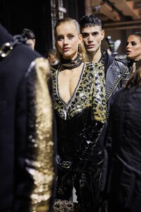backstage-defile-philipp-plein-automne-hiver-2020-2021-milan-coulisses-428.thumb.jpg.7214464860acaa74199753a498ed2d10.jpg