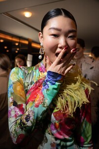 backstage-defile-prabal-gurung-automne-hiver-2020-2021-new-york-coulisses-40.thumb.jpg.3f649cf5643165c2a26ee9d5b461b419.jpg