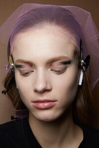 backstage-defile-prada-automne-hiver-2020-2021-milan-coulisses-104.thumb.jpg.7b6b5e89de8f094f05a5d2d41d991e5e.jpg