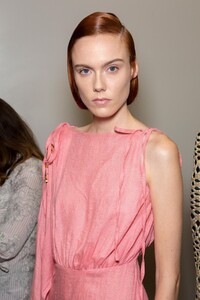 backstage-defile-prada-printemps-ete-2020-milan-coulisses-111.thumb.jpg.b30dee445a157abe5fdc081d25eb2c04.jpg
