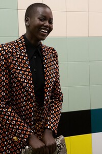 backstage-defile-prada-printemps-ete-2020-milan-coulisses-154.thumb.jpg.44fb492ce8745a5e2da5141d271977ef.jpg