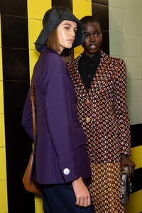 backstage-defile-prada-printemps-ete-2020-milan-coulisses-48.thumb.jpg.a496745ad2f959112572c38a6a695a46.jpg