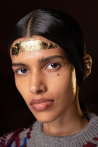 backstage-defile-preen-by-thornton-bregazzi-automne-hiver-2020-2021-londres-coulisses-7.thumb.jpg.ca9518c8b1d84d66ac116228db0508e5.jpg