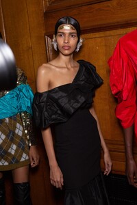 backstage-defile-preen-by-thornton-bregazzi-automne-hiver-2020-2021-londres-coulisses-71.thumb.jpg.5e0ba5a8fc5b9374631df0f0e947dba8.jpg