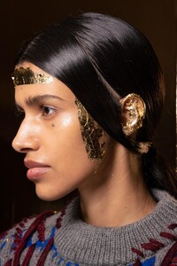 backstage-defile-preen-by-thornton-bregazzi-automne-hiver-2020-2021-londres-coulisses-8.thumb.jpg.4847ef5a5756825cf6c6d9e6dc17a127.jpg