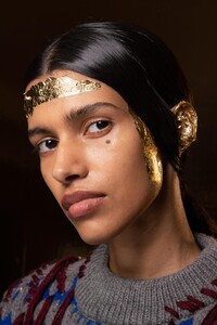 backstage-defile-preen-by-thornton-bregazzi-automne-hiver-2020-2021-londres-coulisses-9.thumb.jpg.966a16c9f650883f33d692caaf9f6a7c.jpg