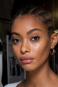 backstage-defile-redemption-printemps-ete-2020-paris-coulisses-11.thumb.jpg.76f8a730b6d0081589188b117782defc.jpg