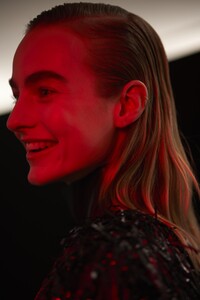 backstage-defile-rochas-automne-hiver-2020-2021-paris-coulisses-92.thumb.jpg.620087625082d8c1f79b9677dc4a1cff.jpg