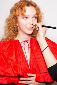 backstage-defile-roksanda-printemps-ete-2020-londres-coulisses-33.thumb.jpg.c43efffc70994edb45e56544c3c63862.jpg