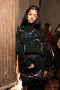 backstage-defile-salvatore-ferragamo-automne-hiver-2020-2021-milan-coulisses-61.thumb.jpg.54b73c5882f806c4a290c4f7f523d5ef.jpg