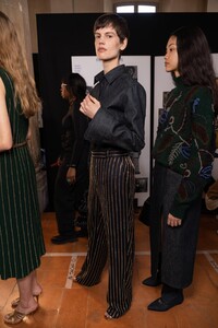 backstage-defile-salvatore-ferragamo-automne-hiver-2020-2021-milan-coulisses-70.thumb.jpg.09d821867910e0058d7c6d1f8c204331.jpg