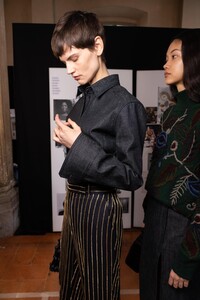 backstage-defile-salvatore-ferragamo-automne-hiver-2020-2021-milan-coulisses-71.thumb.jpg.fcc1047b302cb17ed8ff70e499e10c22.jpg