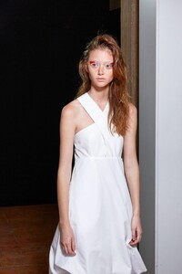 backstage-defile-salvatore-ferragamo-printemps-ete-2020-milan-coulisses-30.thumb.jpg.ba6d84c531996241b927ebfcfbe9f87f.jpg