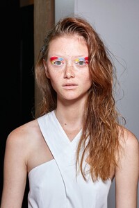 backstage-defile-salvatore-ferragamo-printemps-ete-2020-milan-coulisses-31.thumb.jpg.10c9b8e0af7fe5da1d8bb5bdaf025fcb.jpg