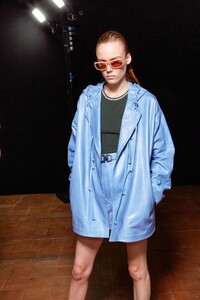 backstage-defile-salvatore-ferragamo-printemps-ete-2020-milan-coulisses-65.thumb.jpg.f14c1c5e8c017a07fc7476ba87ef3275.jpg