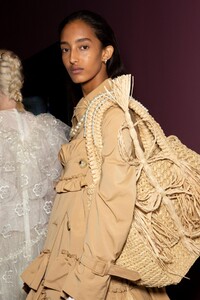 backstage-defile-simone-rocha-printemps-ete-2020-londres-coulisses-66.thumb.jpg.497aae698b54763b7ad852ef18743791.jpg