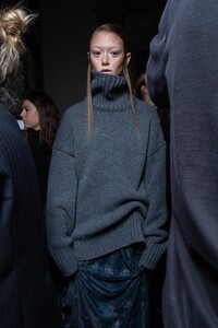 backstage-defile-sportmax-automne-hiver-2020-2021-milan-coulisses-151.thumb.jpg.311258b8b84ad3396fef142c43953da8.jpg