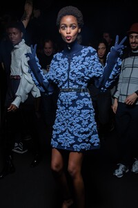 backstage-defile-sportmax-automne-hiver-2020-2021-milan-coulisses-169.thumb.jpg.30083c37f056d22effb9360dba18db9c.jpg