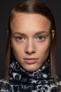 backstage-defile-sportmax-automne-hiver-2020-2021-milan-coulisses-212.thumb.jpg.91716aedb9290f51bfe7a9a25c572c10.jpg