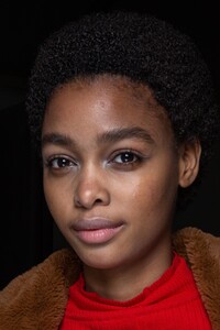 backstage-defile-sportmax-automne-hiver-2020-2021-milan-coulisses-48.thumb.jpg.80b40dbf06877c4a8a05ea4205add9e0.jpg
