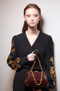 backstage-defile-tory-burch-automne-hiver-2020-2021-new-york-coulisses-74.thumb.jpg.8cd4cc0a2b231348c964376c8ce5349d.jpg