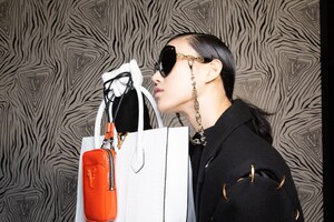 backstage-defile-versace-automne-hiver-2020-2021-milan-coulisses-154.thumb.jpg.822c83a85b0f95936a5d44ceff4a8b49.jpg