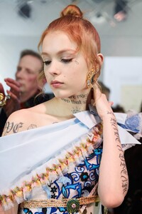 backstage-defile-viktor-amp-rolf-printemps-ete-2020-paris-coulisses-79.thumb.jpg.16321944dbb8e9edccb739a88f7aedec.jpg