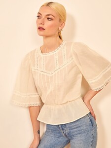 blanche-top-ivory-1.thumb.jpg.8014dcbd342c448bcce763ce847008fc.jpg