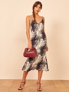 boston-dress-amazon-1.thumb.jpg.8edd07d96d47823e3927d7c7b29df90e.jpg