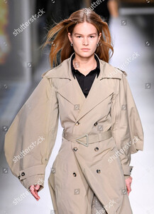bottega-veneta-show-runway-fall-winter-2020-milan-fashion-week-italy-shutterstock-editorial-10559606o.jpg