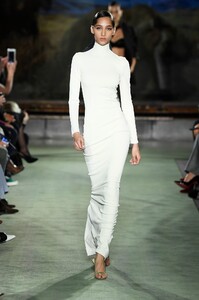 brandon-maxwell-f20-gg-003.thumb.jpg.f72c954a751af03ee82da4bda7e8ec28.jpg