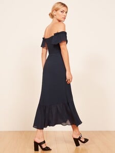butterfly-dress-navy-5.thumb.jpg.b177214e0285cd2bbeef886cae66ae2b.jpg
