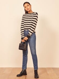 cashmere-boyfriend-sweater-pablo_stripe-2.thumb.jpg.19ec1d9f3caf1ceebae5a692a942da3a.jpg