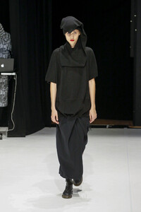 chalayan_rtw_aw20_ars_0030.thumb.jpg.8c0ed58248026eae149c2d4cfe1ba86a.jpg