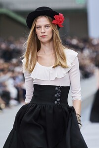 chanel_0293.thumb.jpg.b44aeb46fd5d7d415470a82a9b57df99.jpg