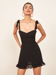 christine-dress-black-3.thumb.jpg.8bbf6427f3d7f96a079686fc8ba80ae7.jpg
