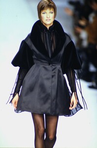 claude-montana-fw-1994.thumb.jpg.7128eec82666ce1cf863bfbe92c26bfb.jpg