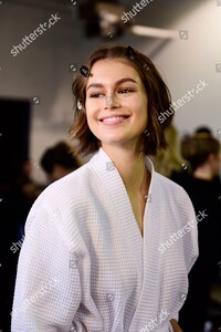 coach-show-backstage-fall-winter-2020-new-york-fashion-week-usa-shutterstock-editorial-10553318c.thumb.jpg.47e0b46192ca5a5ba5bce332741722f6.jpg
