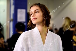 coach-show-backstage-fall-winter-2020-new-york-fashion-week-usa-shutterstock-editorial-10553318d.thumb.jpg.a27ba175e66ce4c7427c21acc76efc68.jpg