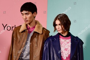 coach-show-backstage-fall-winter-2020-new-york-fashion-week-usa-shutterstock-editorial-10553318m.thumb.jpg.6ff54fe4f4c5ee427de937b9ced00451.jpg