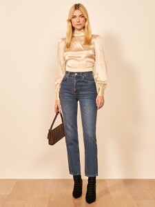 cynthia-high-relaxed-jean-tome-1.thumb.jpg.943d0b12001f1a3a6c1961c4db5821eb.jpg