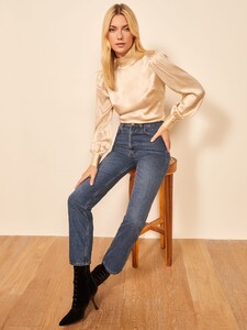 cynthia-high-relaxed-jean-tome-3.thumb.jpg.f4b56d5b2df1fbc7c97dfdcaaf0f3888.jpg