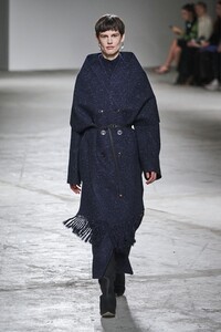 defile-agnona-automne-hiver-2020-2021-milan-look-48.thumb.jpg.ef096702491b32ef1f8c864bd9e3461e.jpg