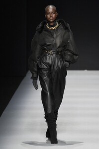 defile-alberta-ferretti-automne-hiver-2020-2021-milan-look-5.thumb.jpg.f9da8729562e16fdb9790aebbb49643f.jpg