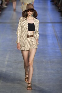 defile-alberta-ferretti-printemps-ete-2020-milan-look-39.thumb.jpg.b4c306f5b34d5cd448475b9c5af8a72f.jpg