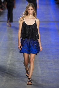 defile-alberta-ferretti-printemps-ete-2020-milan-look-52.thumb.jpg.f9863201b07fb79d96c9d910210d5119.jpg