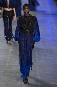 defile-alberta-ferretti-printemps-ete-2020-milan-look-60.thumb.jpg.fe99e3f1aae7a831551518d9882c33ae.jpg