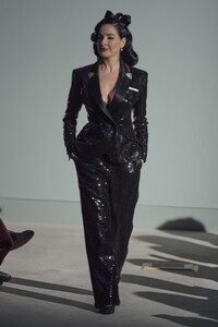 defile-alexis-mabille-printemps-ete-2020-paris-look-1.thumb.jpg.6e7396c53b7613b04808cf546eabfc0e.jpg