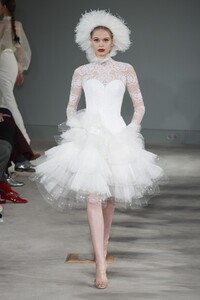defile-alexis-mabille-printemps-ete-2020-paris-look-22.thumb.jpg.a4be5bcceba698796325c68b4c75d844.jpg
